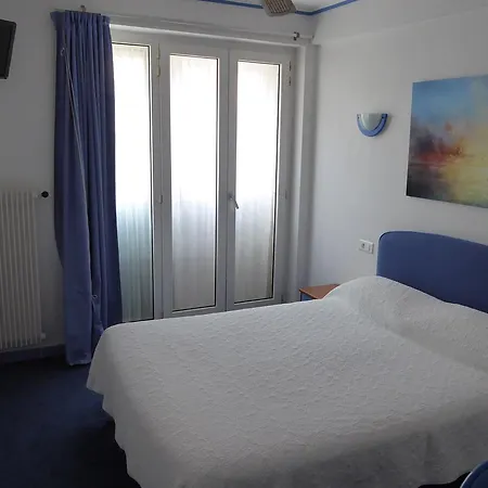 Hotel Cyrnea Ville-di-Pietrabugno Buitenkant foto