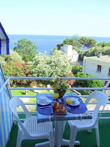 Hotel Cyrnea 2*