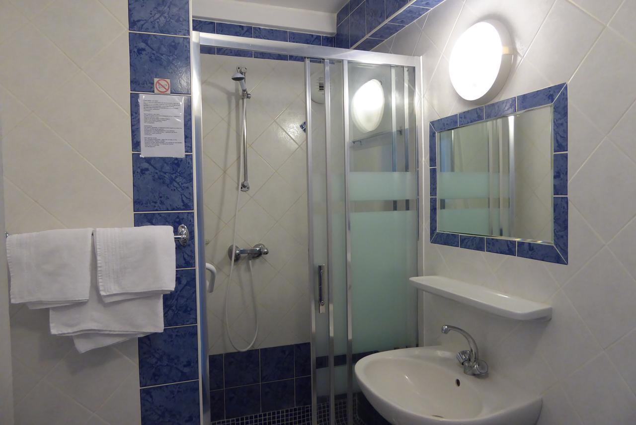 Cyrnea Hotel 2*